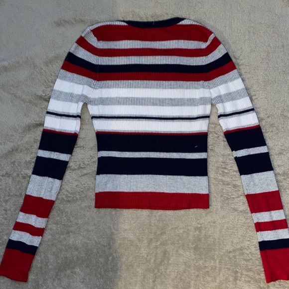 Crop Long Sleeve - Picture 2 of 2